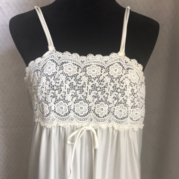 Vintage Other - Vintage Christian Dior JR’S Ivory Peignoir